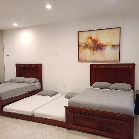 Casa Hector, Con Jacuzzi, Cerca Del Foro Gnp. Villa Merida Exterior photo